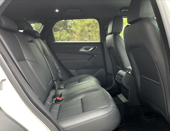 Land Rover Range Rover Velar SUV / Terénní 2,0 l 150 kw