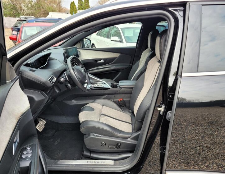 Peugeot 3008 SUV / Terénní 1,6 l 165 kw