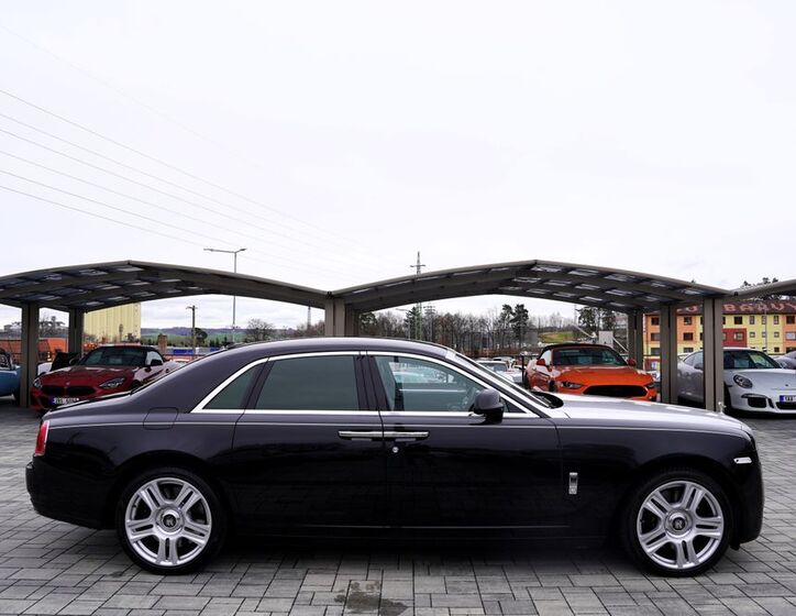 Rolls-Royce Ghost Sedan 6,6 l 420 kw