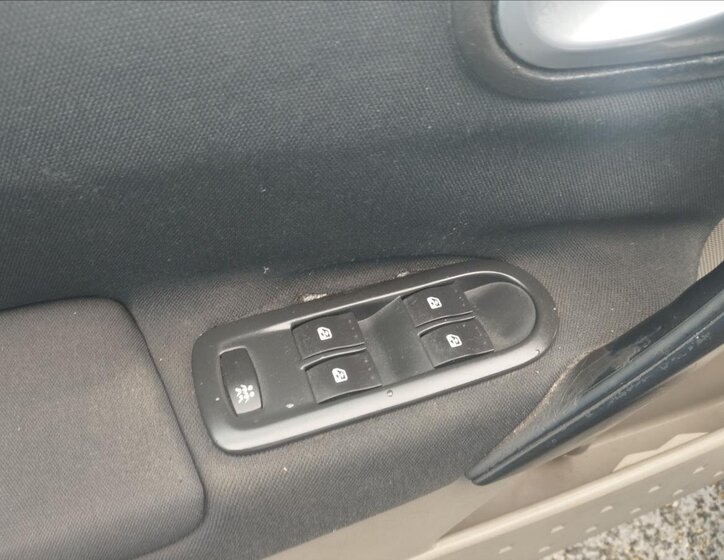 Renault Mégane Sedan / Limuzína 1,4 l 72 kw