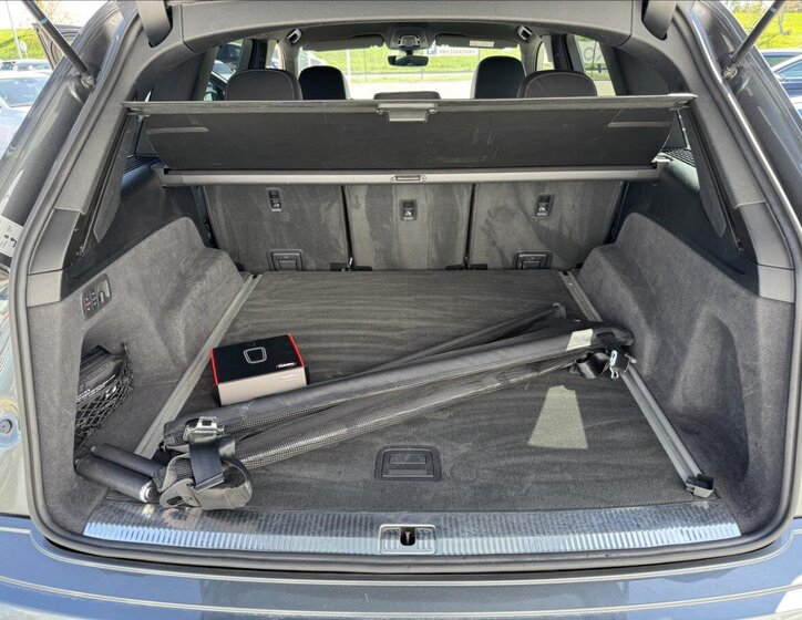 Audi Q7 24