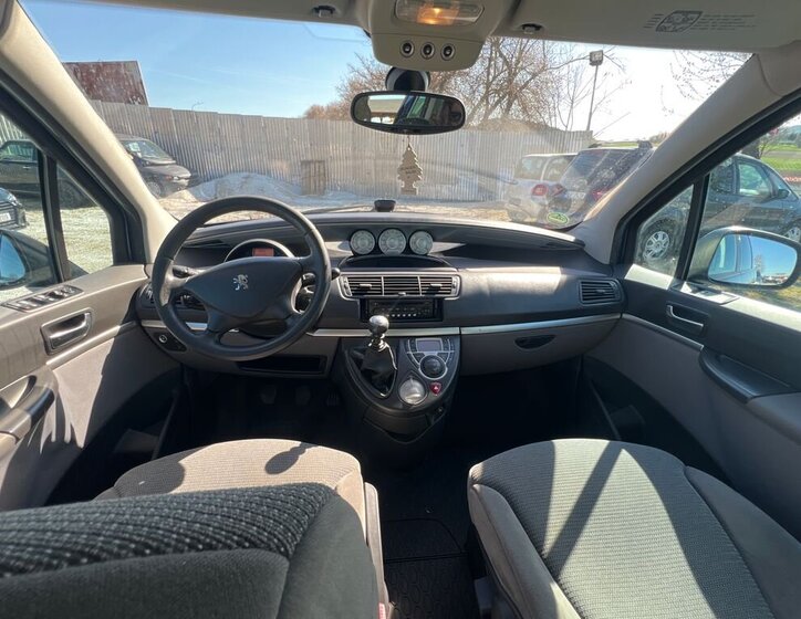 Peugeot 807 MPV 2,0 l 100 kw