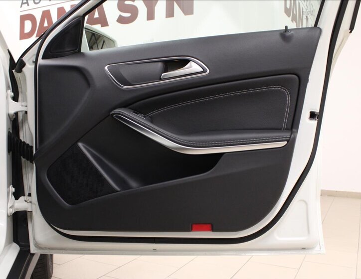 Mercedes-Benz GLA Kombi 1,6 l 90 kw