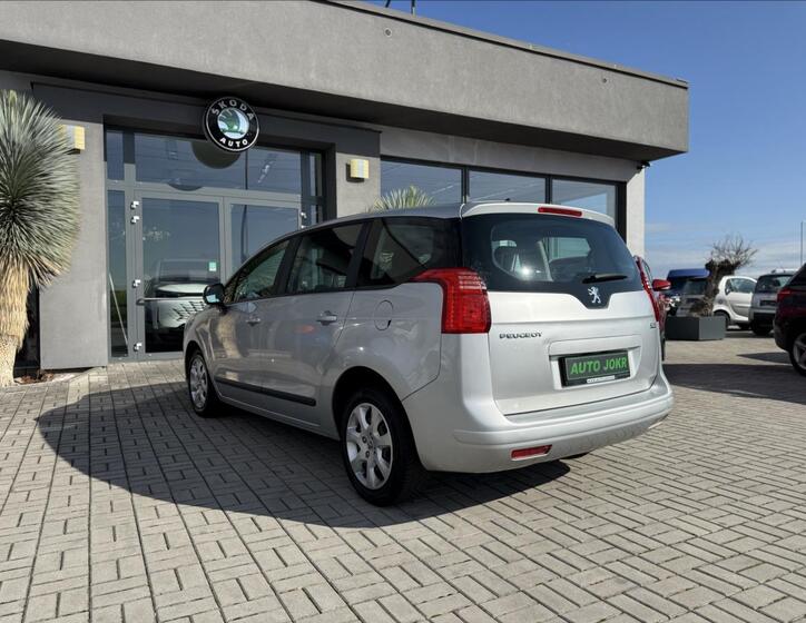 Peugeot 5008 8