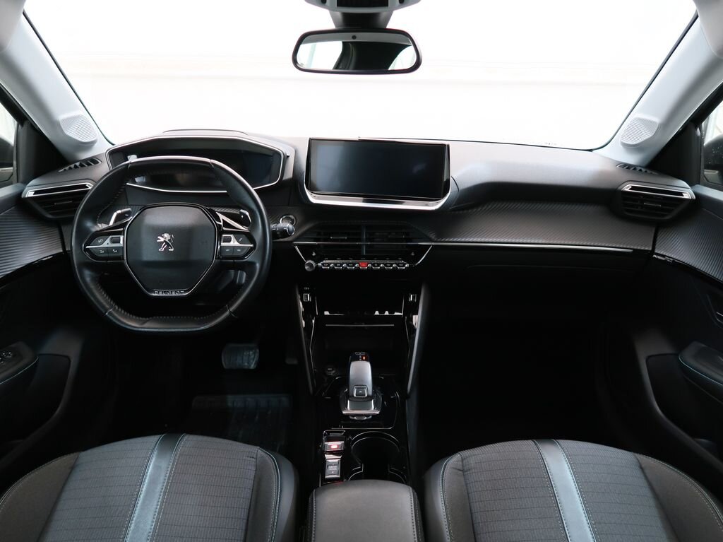 Peugeot 208 Hatchback 1,2 l 96 kw