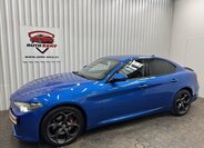 Alfa Romeo Giulia Sedan / Limuzína 2,0 l 206 kw