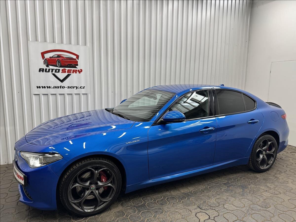 Alfa Romeo Giulia Sedan / Limuzína 2,0 l 206 kw