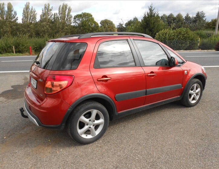 Suzuki SX4 6