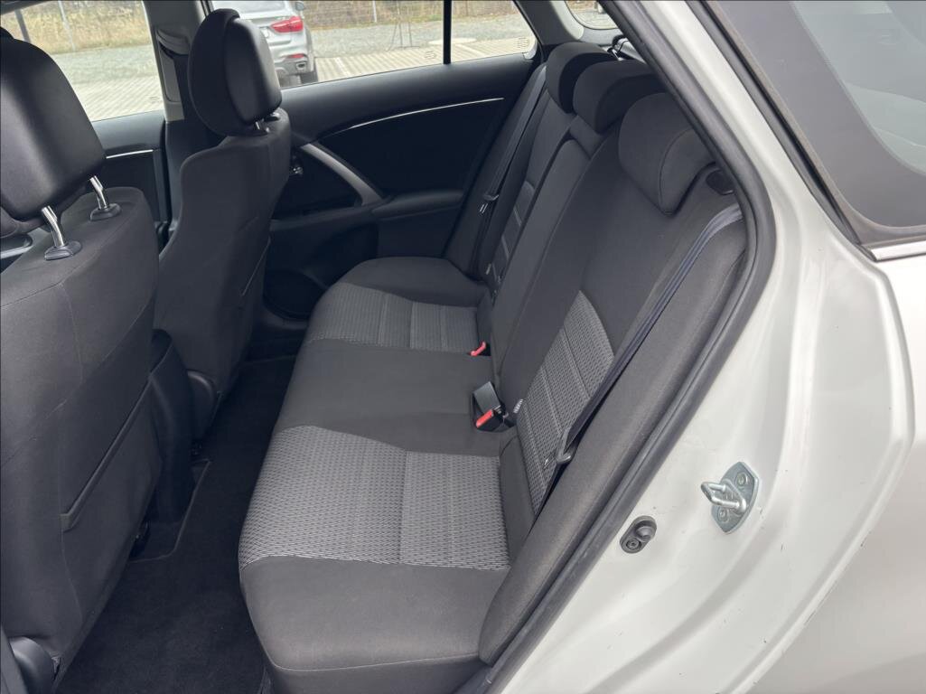 Toyota Avensis Kombi 1,8 l 108 kw