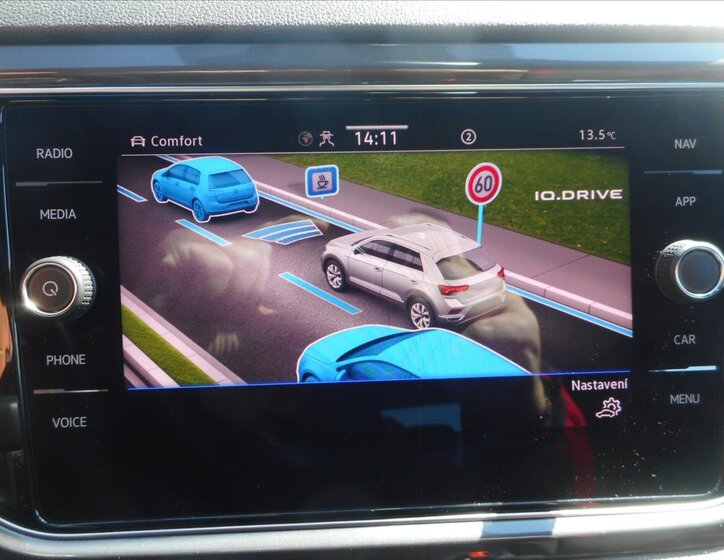 Volkswagen T-Roc SUV / Terénní 1,5 l 110 kw