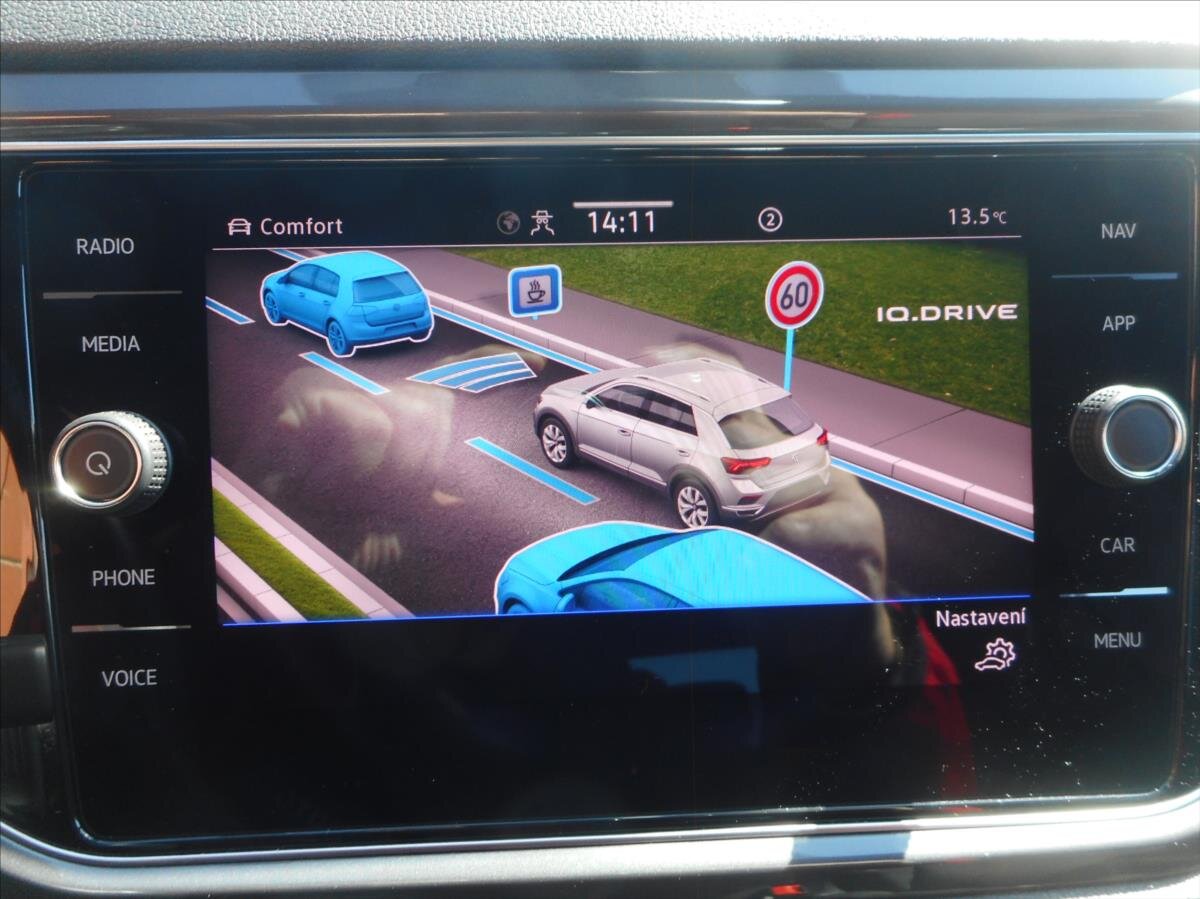 Volkswagen T-Roc SUV / Terénní 1,5 l 110 kw