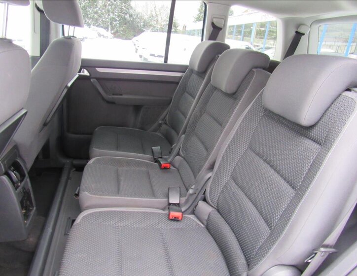 Volkswagen Touran Kombi 1,2 l 77 kw