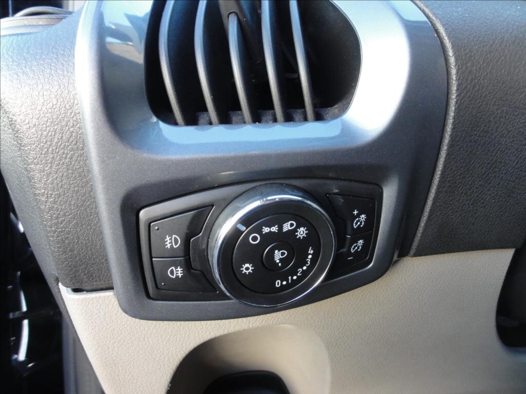 Ford Tourneo Custom Kombi 2,2 l 114 kw