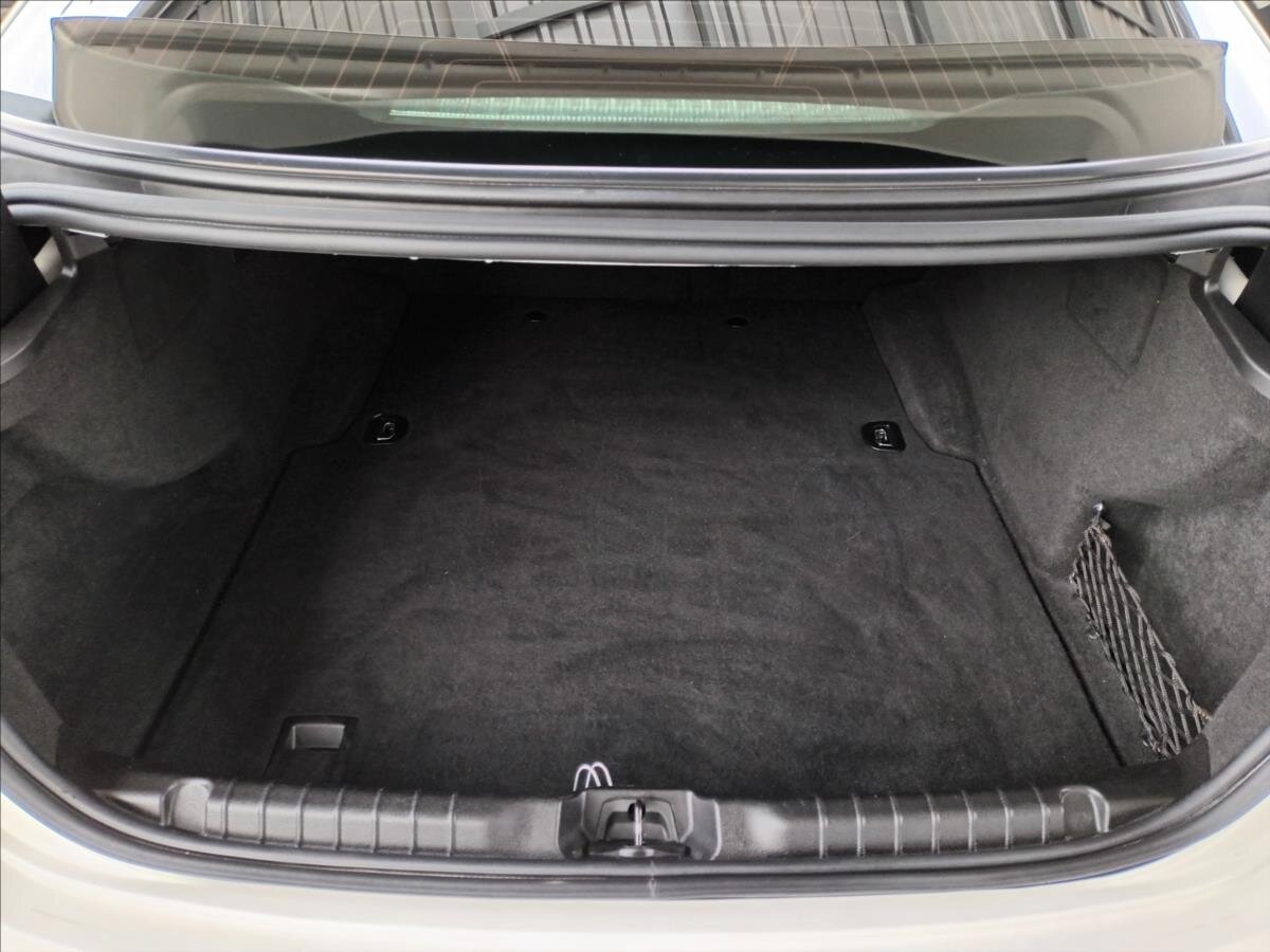 Maserati Ghibli Sedan 3,0 l 243 kw