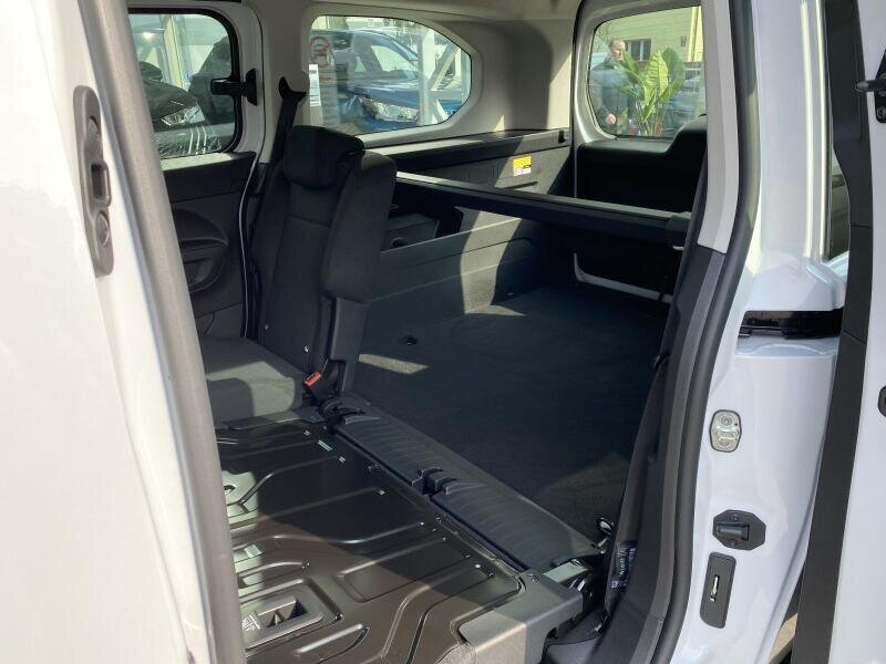 Peugeot Rifter MPV 1,5 l 74 kw