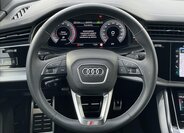 Audi Q7 8