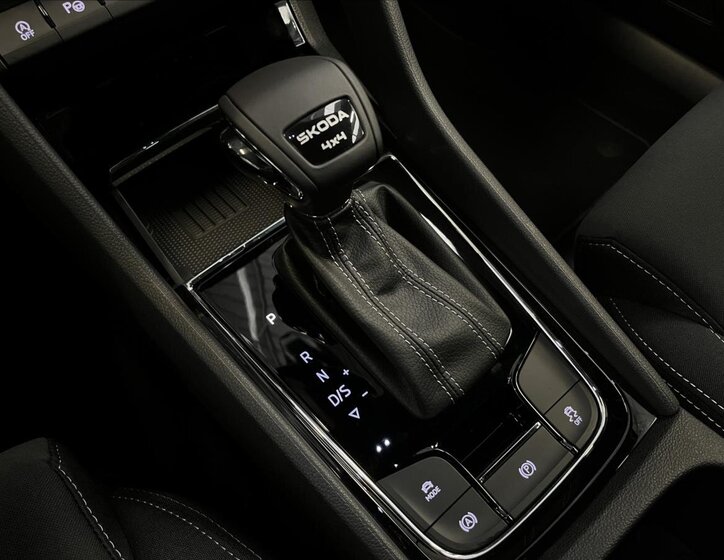 Škoda Karoq SUV 2,0 l 140 kw