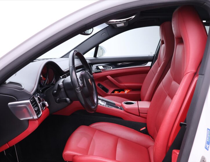 Porsche Panamera Hatchback 3,0 l 221 kw