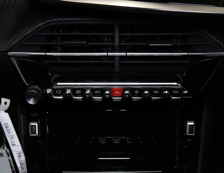 Peugeot 2008 SUV / Terénní 1,2 l 96 kw