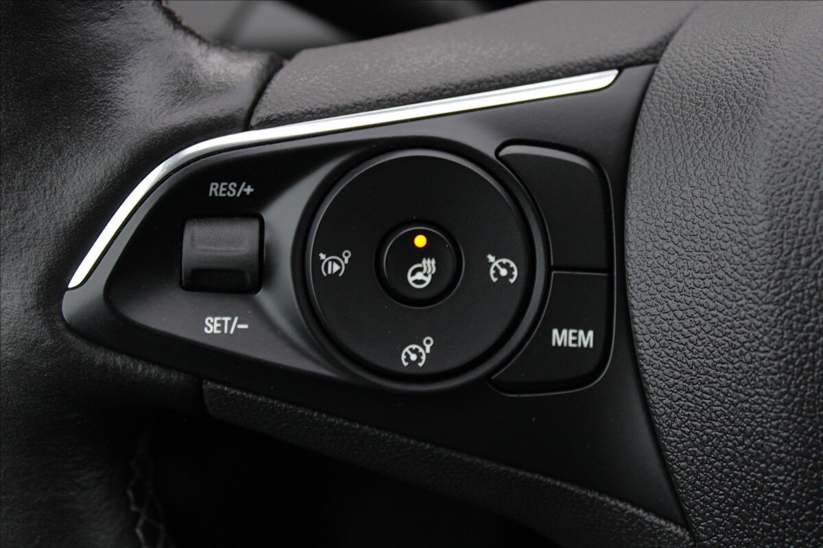 Opel Grandland X SUV 2,0 l 130 kw