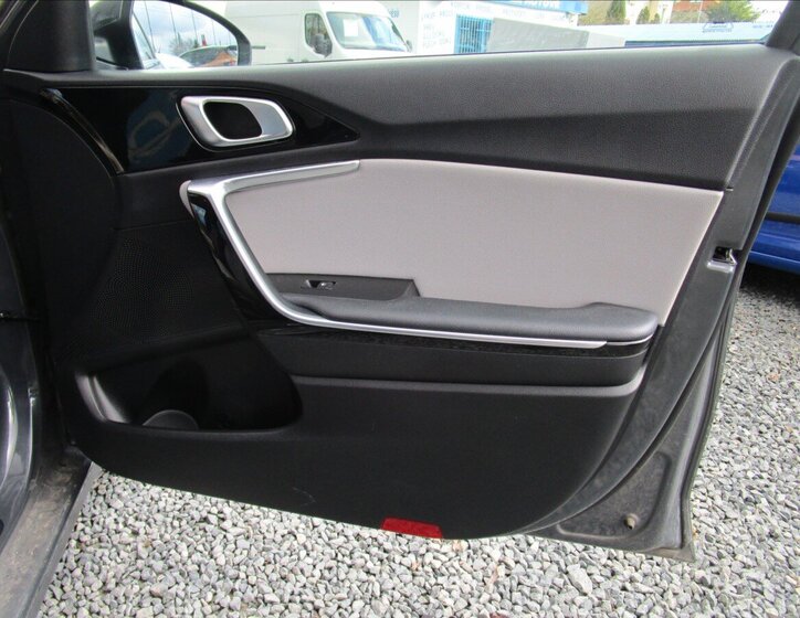 KIA Ceed Hatchback 1,4 l 103 kw