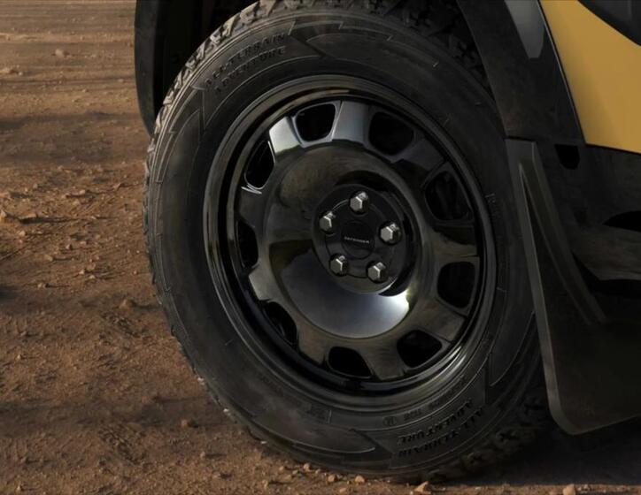 Land Rover Defender 13