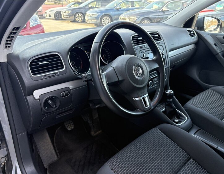 Volkswagen Golf Hatchback 1,2 l 77 kw