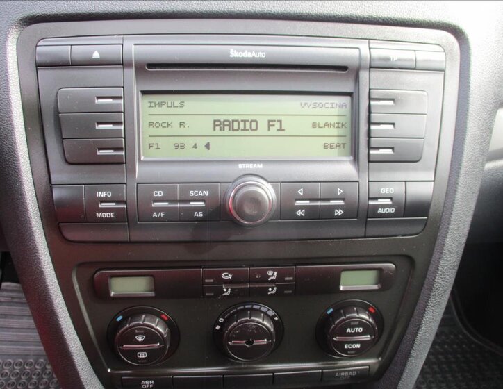 Škoda Octavia Sedan / Limuzína 1,6 l 75 kw