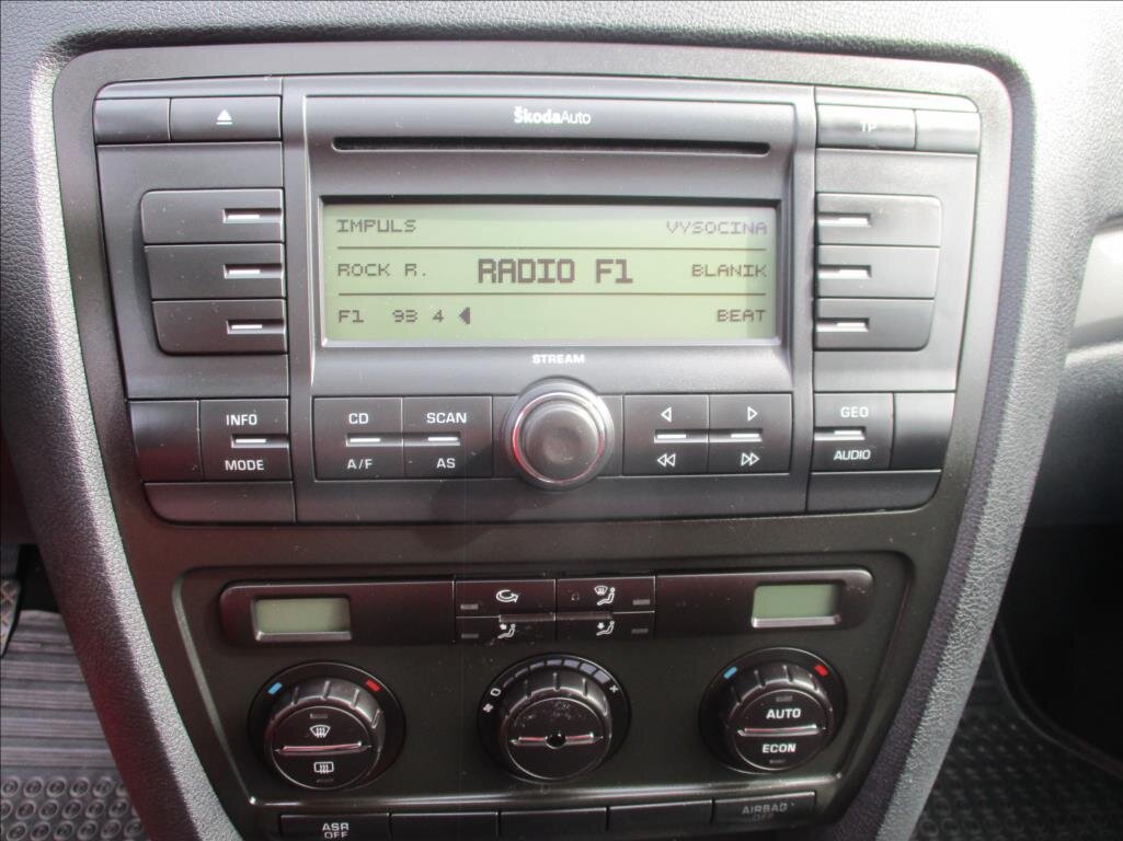 Škoda Octavia Sedan / Limuzína 1,6 l 75 kw