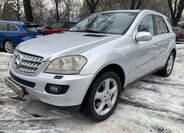 Mercedes-Benz Třídy M SUV / Terénní 4,0 l 225 kw