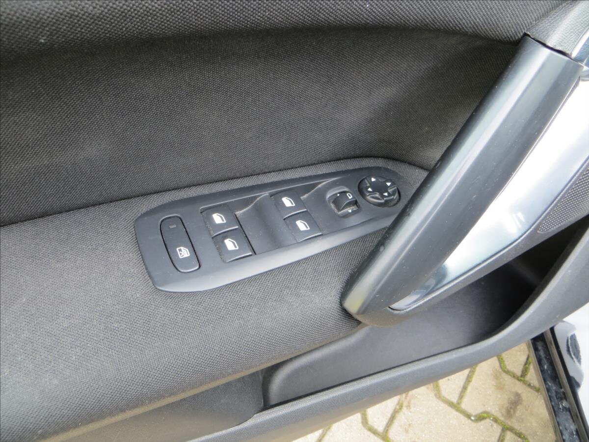 Peugeot 308 Kombi 1,2 l 96 kw