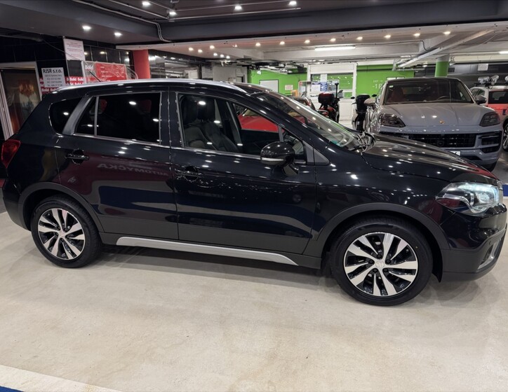 Suzuki SX4 S-Cross 10