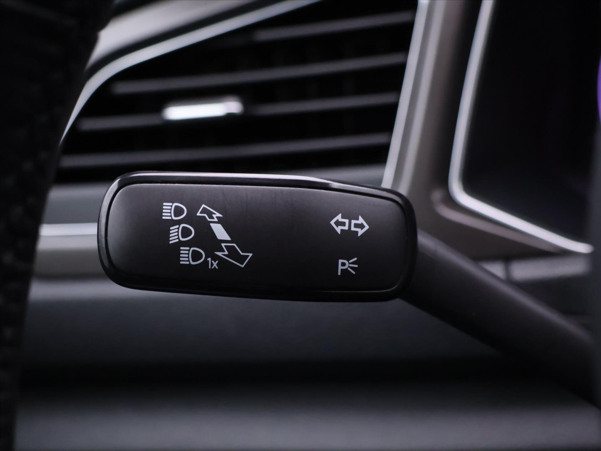 Volkswagen T-Roc SUV / Terénní 999,0 85 kw