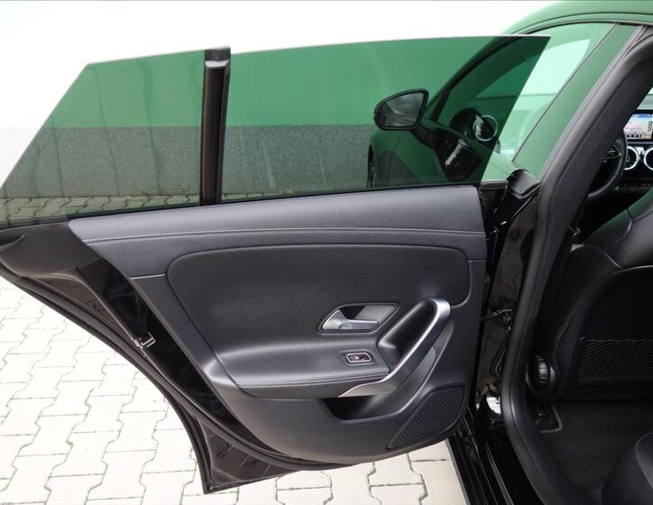 Mercedes-Benz CLA 32