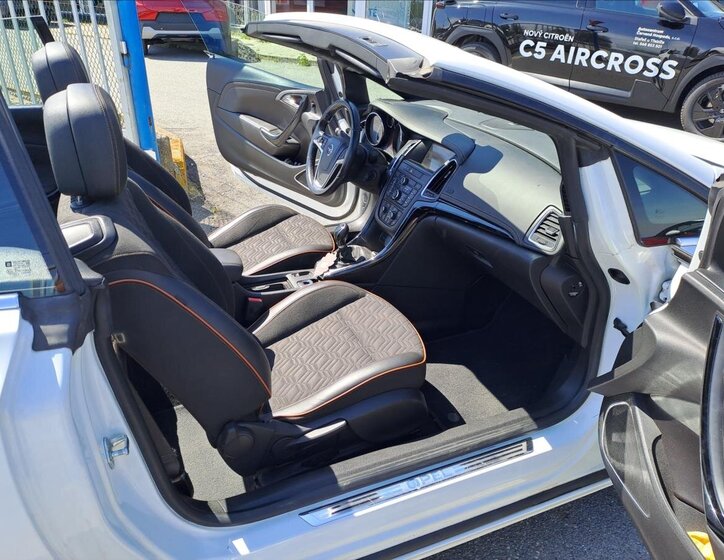 Opel Cascada Kabriolet 2,0 l 121 kw