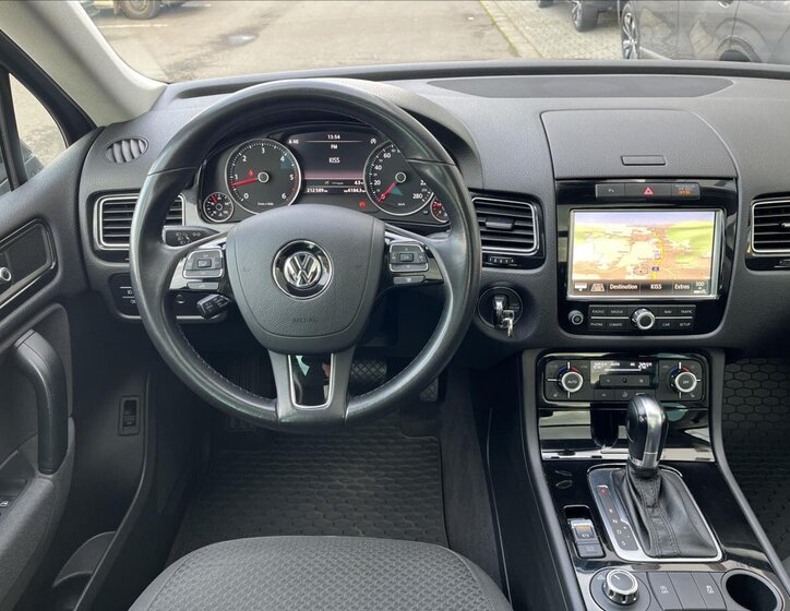 Volkswagen Touareg 12