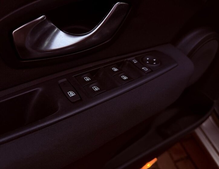 Renault Fluence Sedan / Limuzína 1,6 l 81 kw