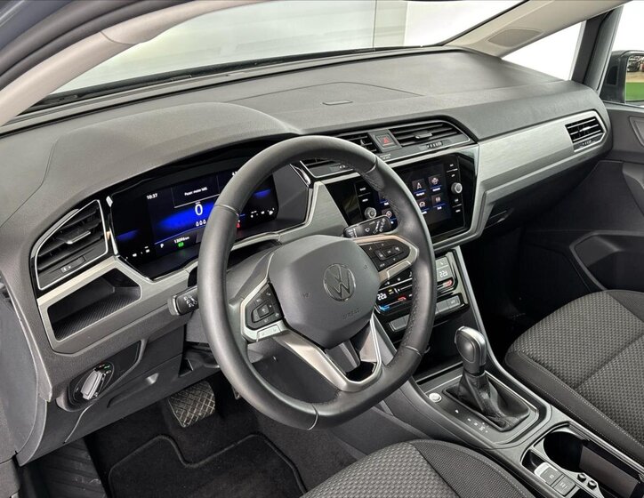 Volkswagen Touran MPV 1,5 l 110 kw
