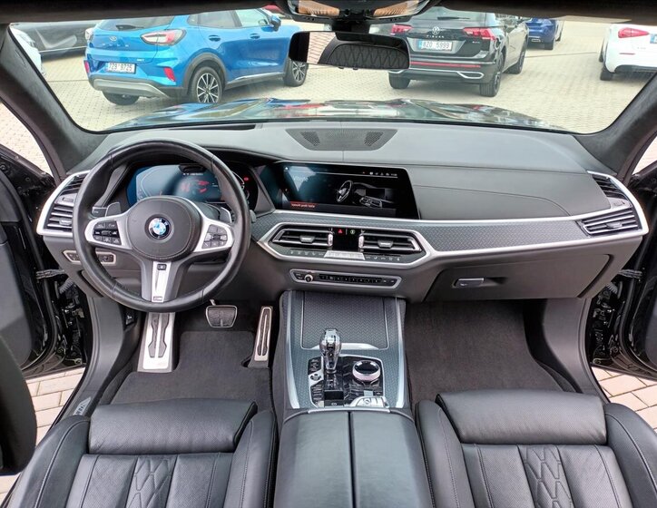 BMW X7 SUV / Terénní 4,4 l 390 kw
