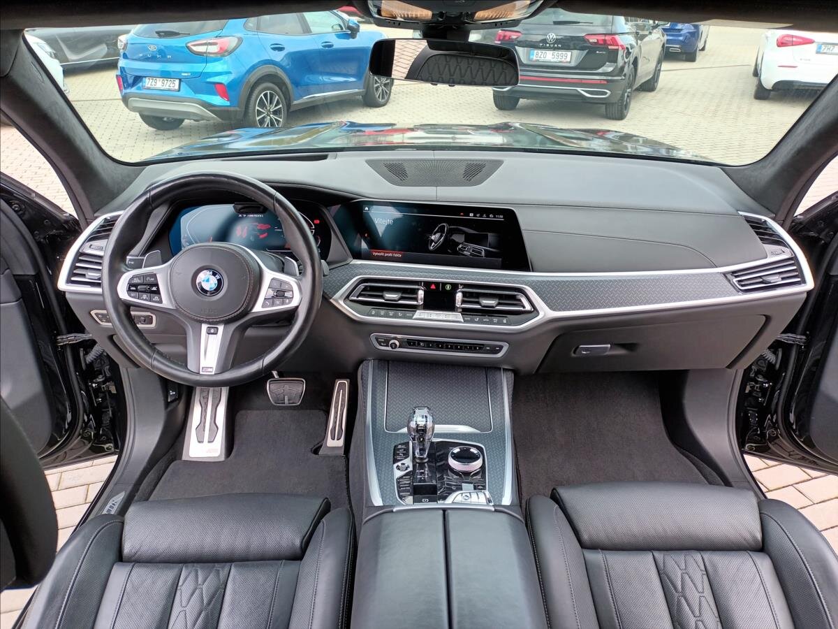 BMW X7 SUV / Terénní 4,4 l 390 kw