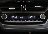 Toyota Corolla Sedan / Limuzína 1,8 l 72 kw