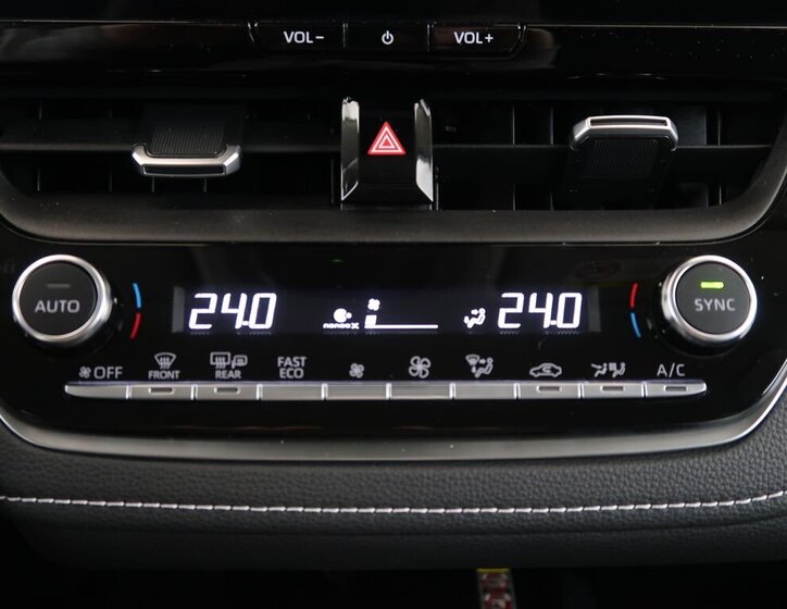 Toyota Corolla Sedan / Limuzína 1,8 l 72 kw