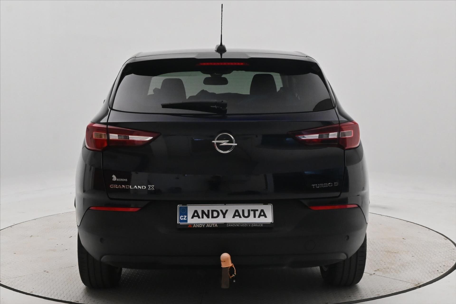 Opel Grandland X SUV / Terénní 1,6 l 88 kw