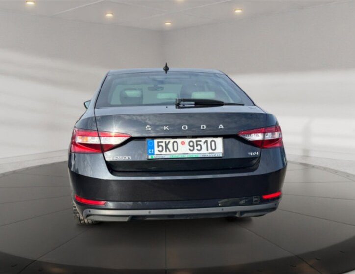 Škoda Superb Liftback 2,0 l 147 kw