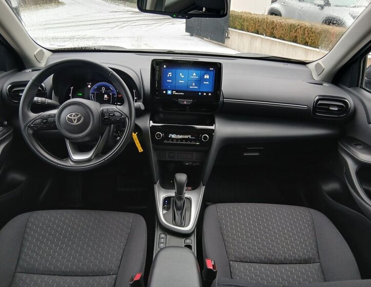 Toyota Yaris Cross 16