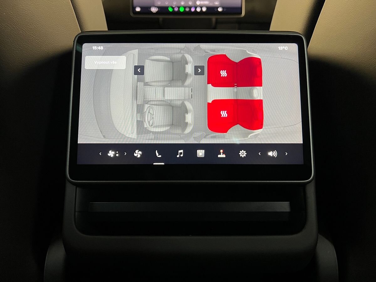 Tesla Model 3 Sedan 0,0 341 kw