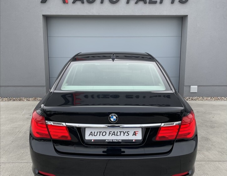 BMW Řada 7 4