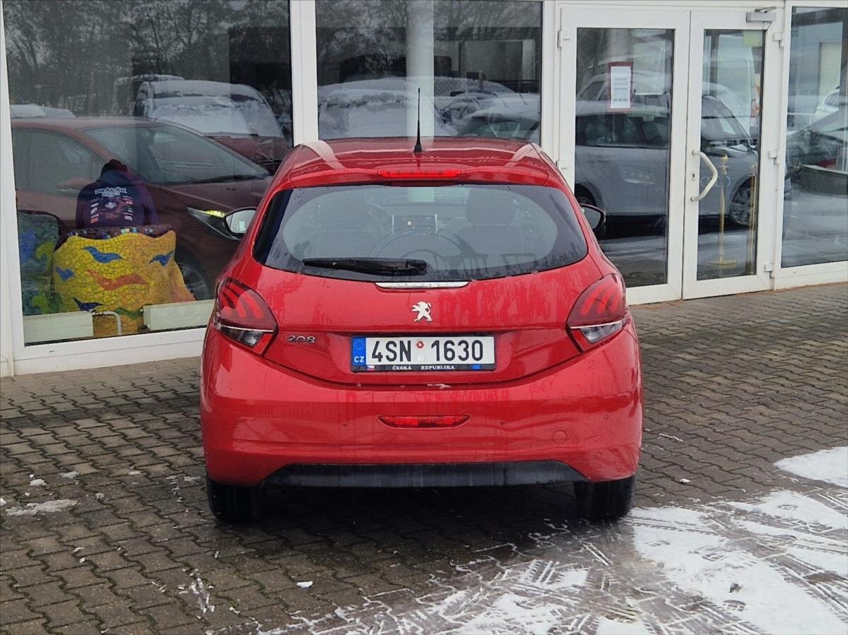 Peugeot 208 Hatchback 1,2 l 61 kw