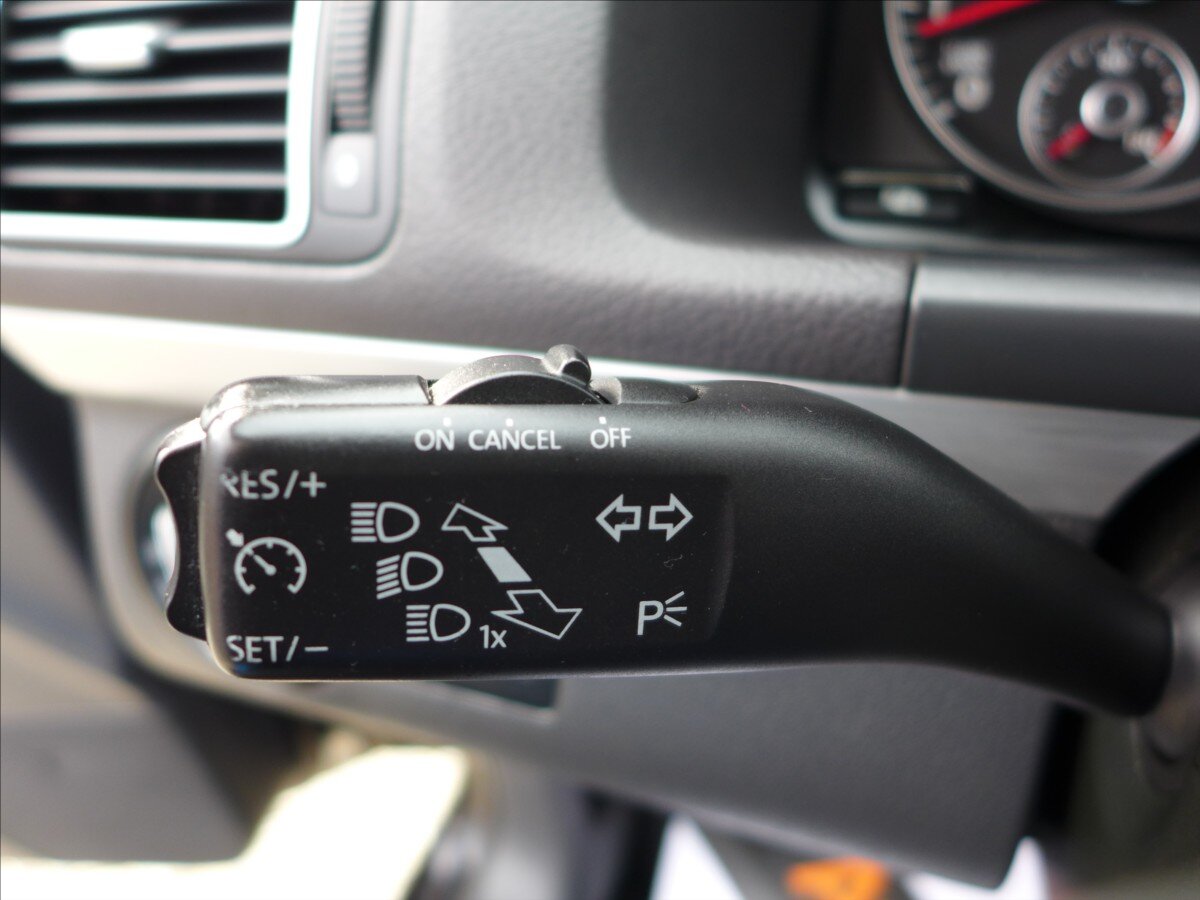 Volkswagen Touran Kombi 1,4 l 103 kw