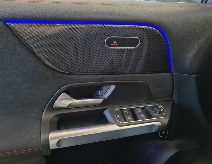 Mercedes-Benz GLB 12